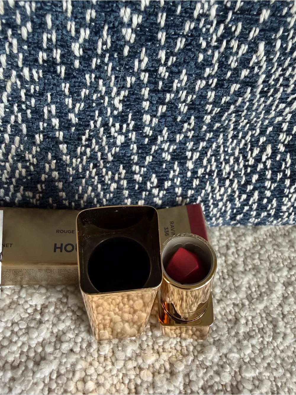 Hourglass Unlocked Satin Crème Lipstick ~Ravine 336 Vivid Fuchsia